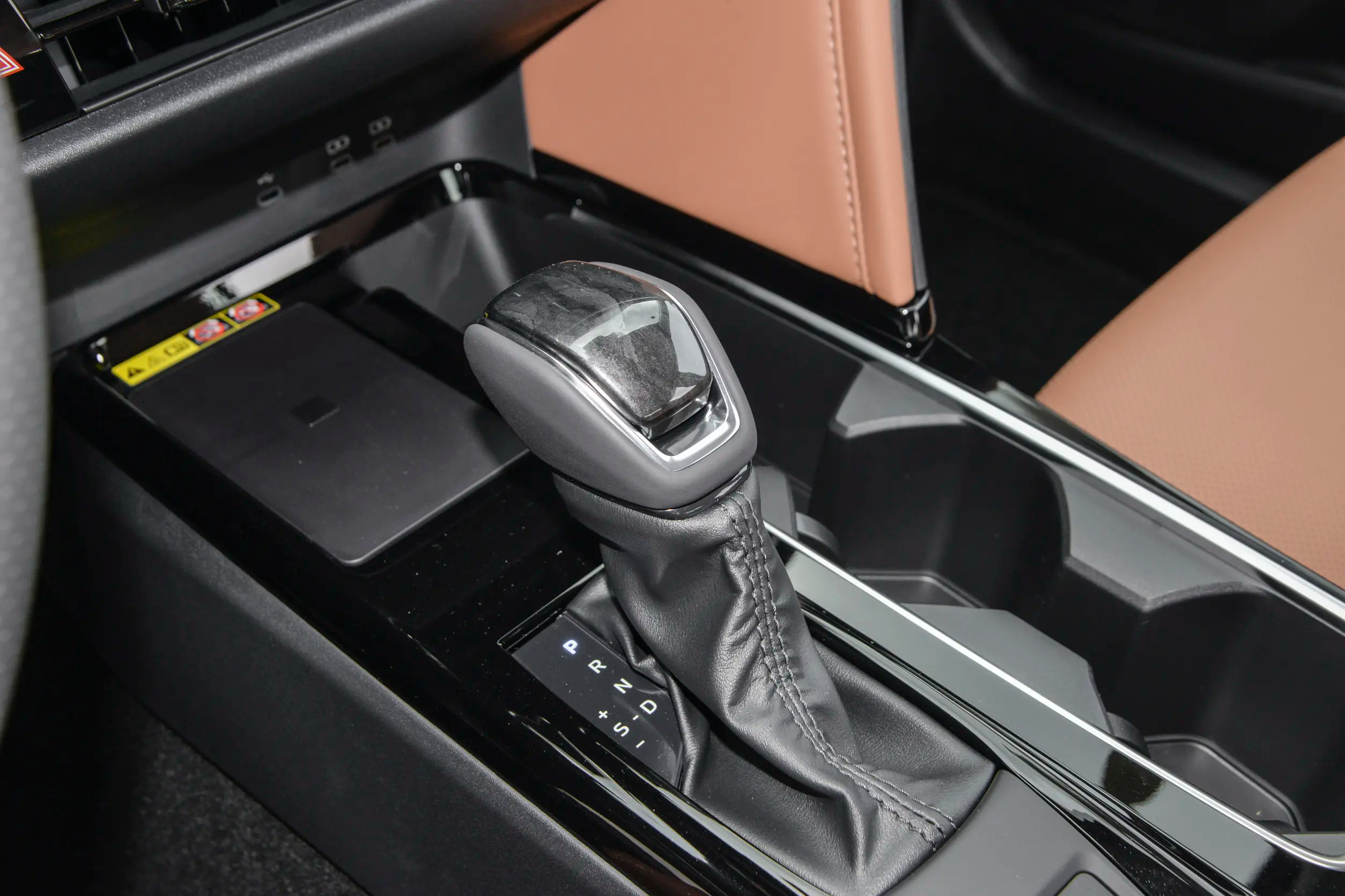 2026 Toyota Camry Hybrid 2.0HGVP Luxury Edition