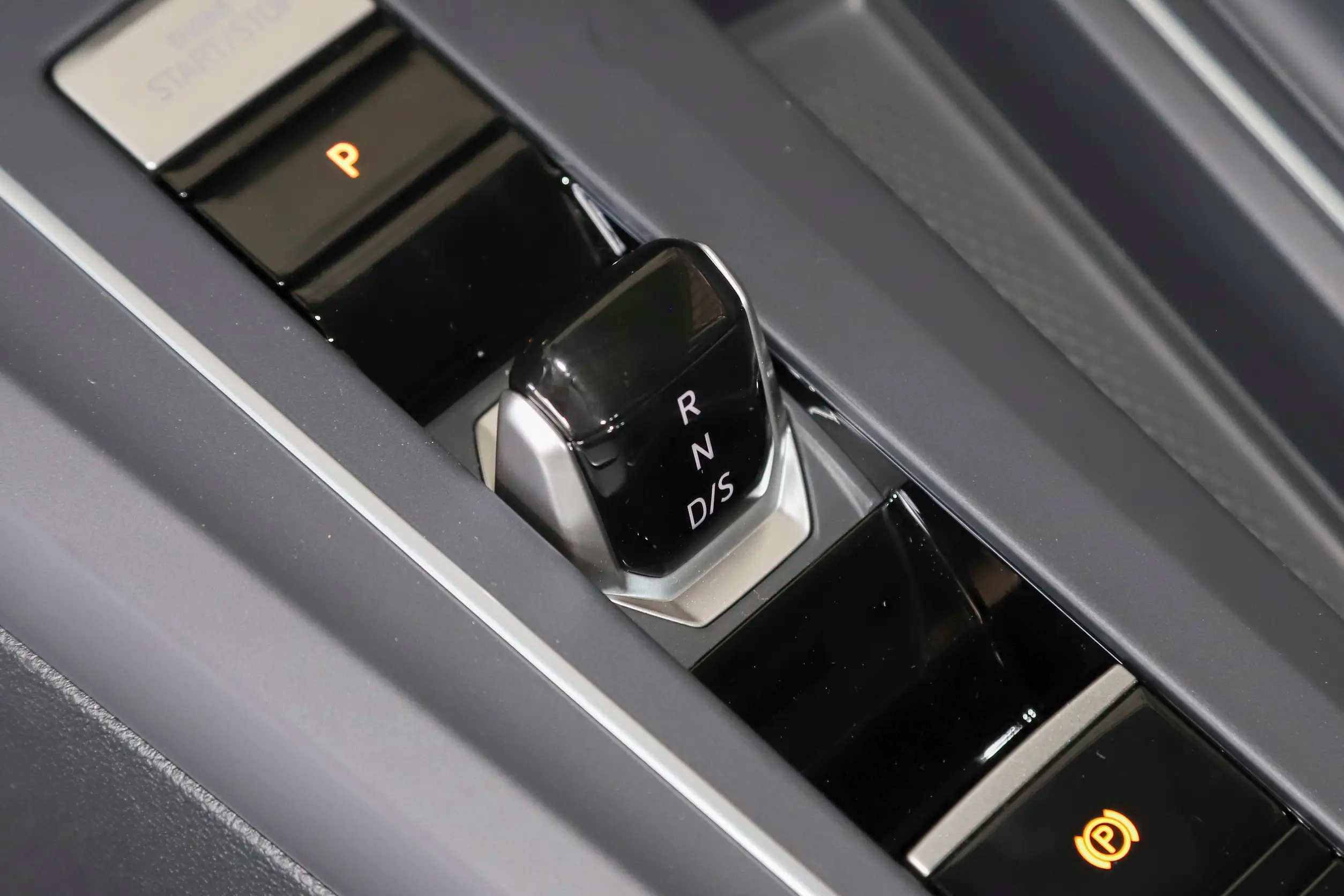 2026 Volkswagen Golf 300TSl Pro