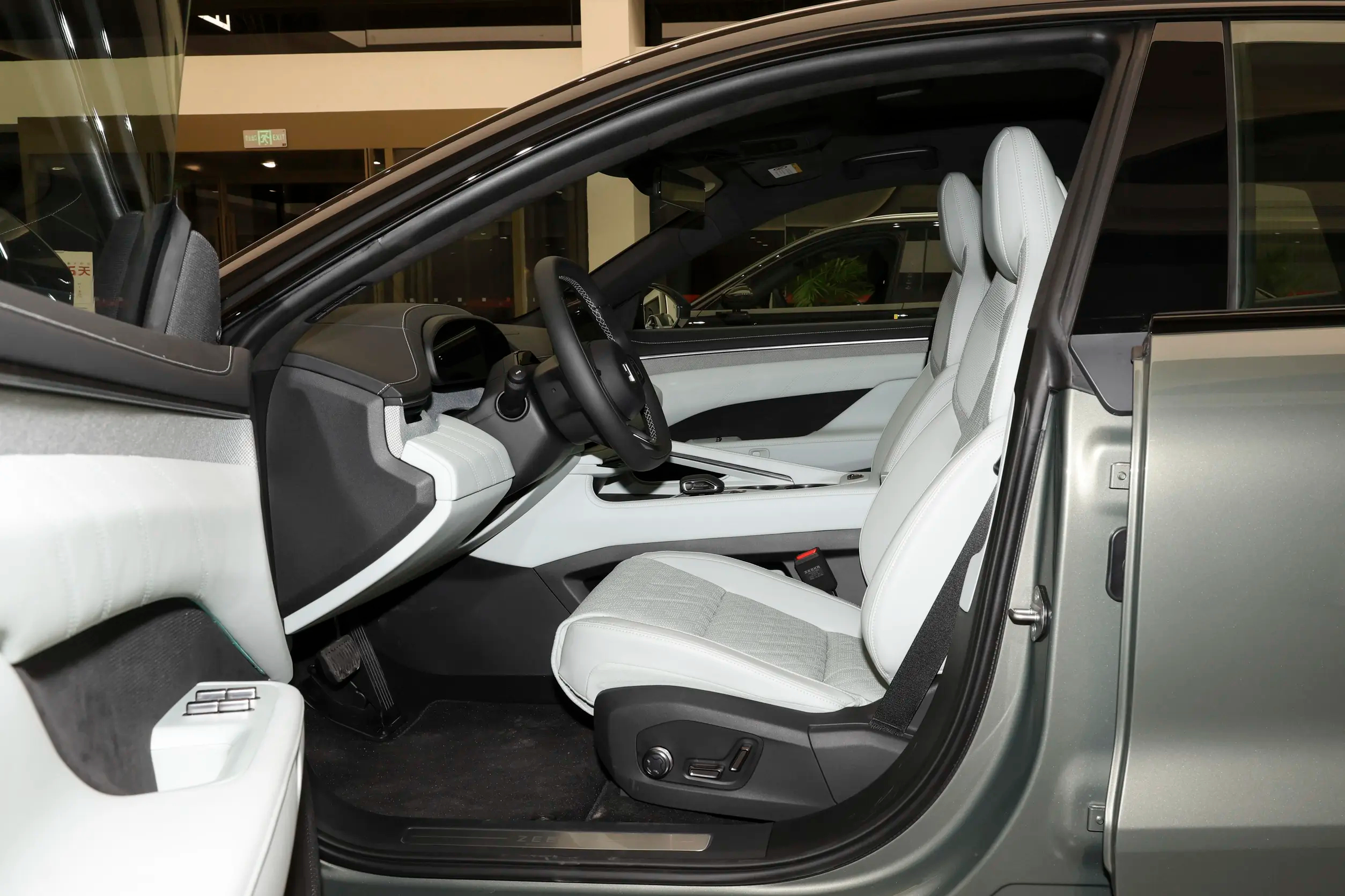 2025 ZEEKR 001 ME 100kwh AWD