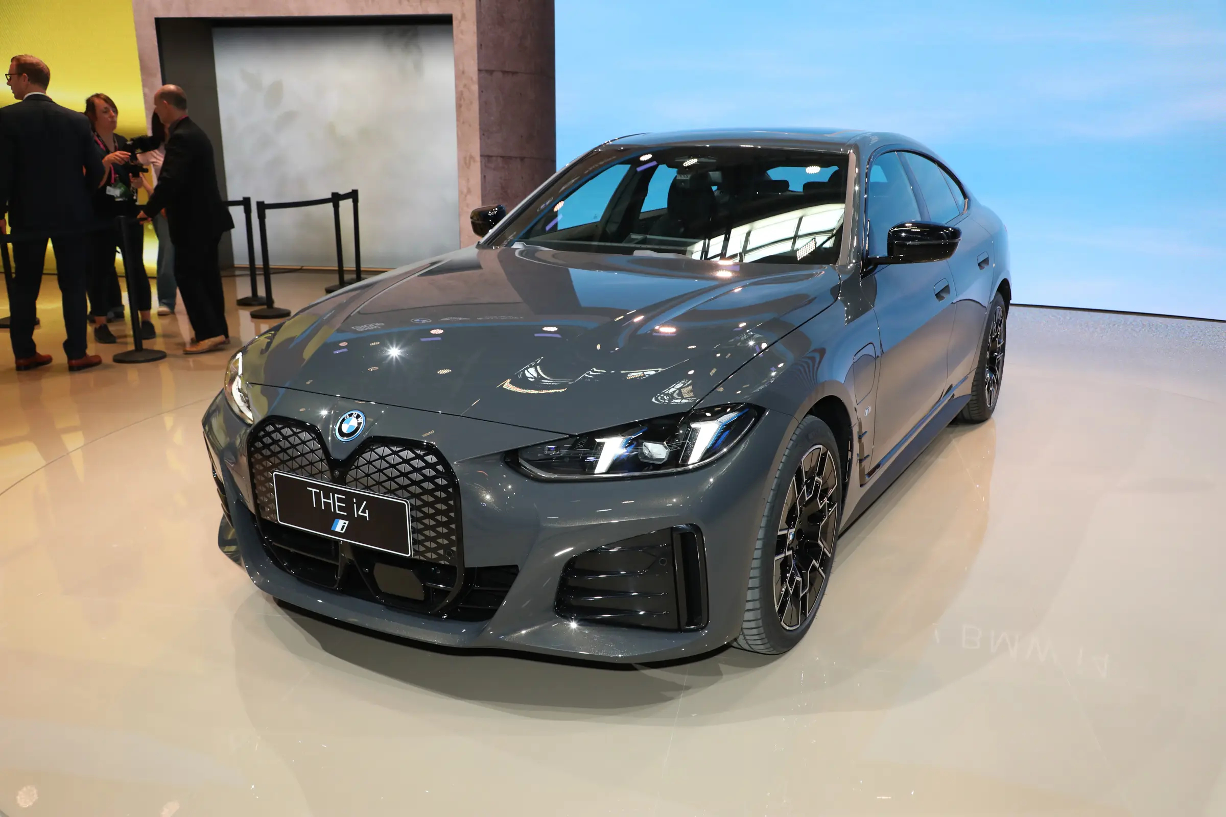 2025 BMW i4 eDrive40 