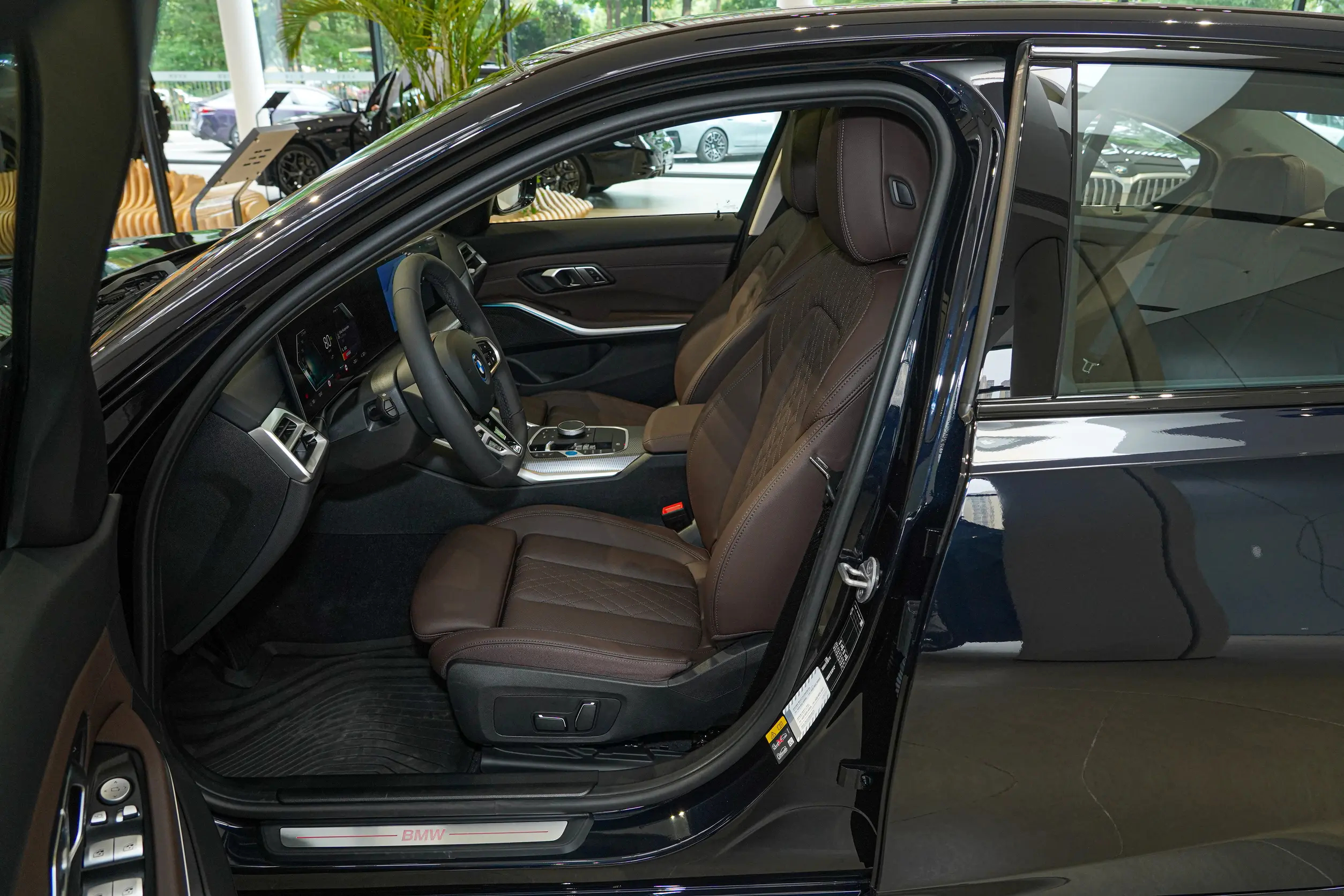 2025 BMW i3 eDrive40L 